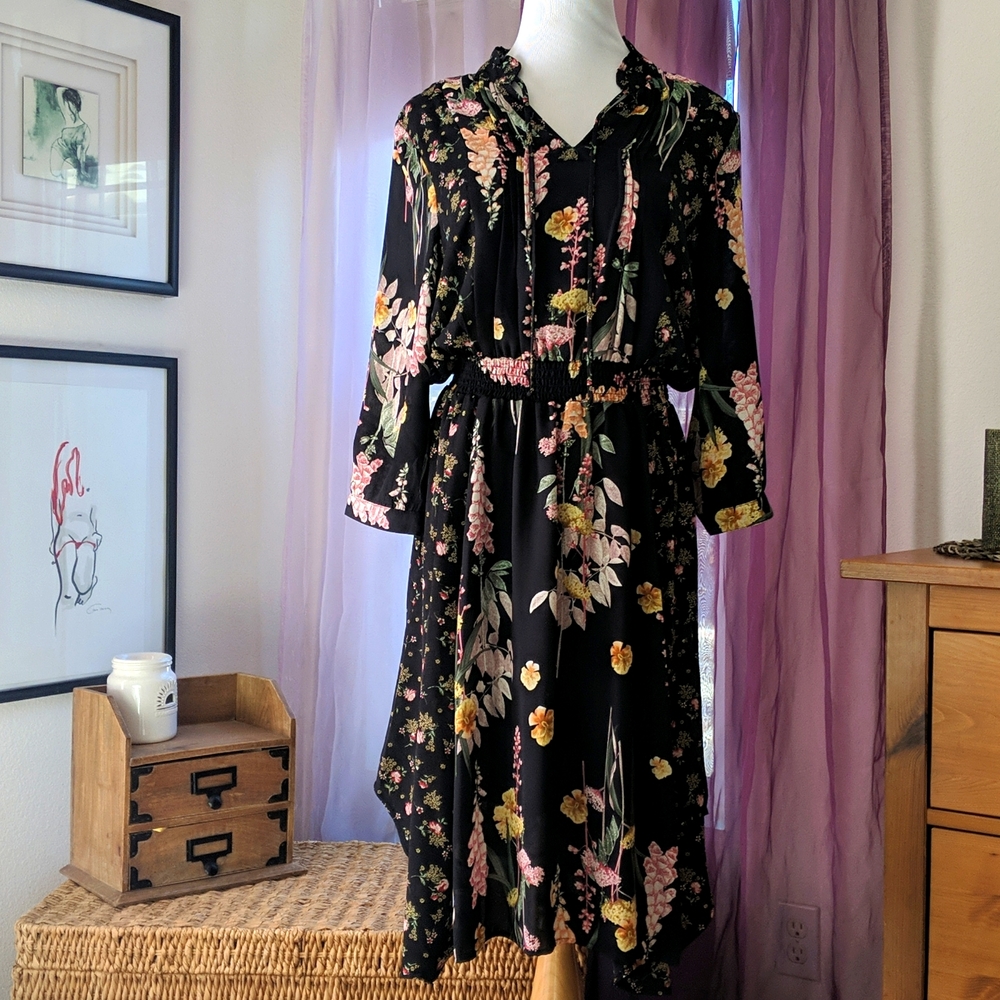 Fig and flower floral dress size L